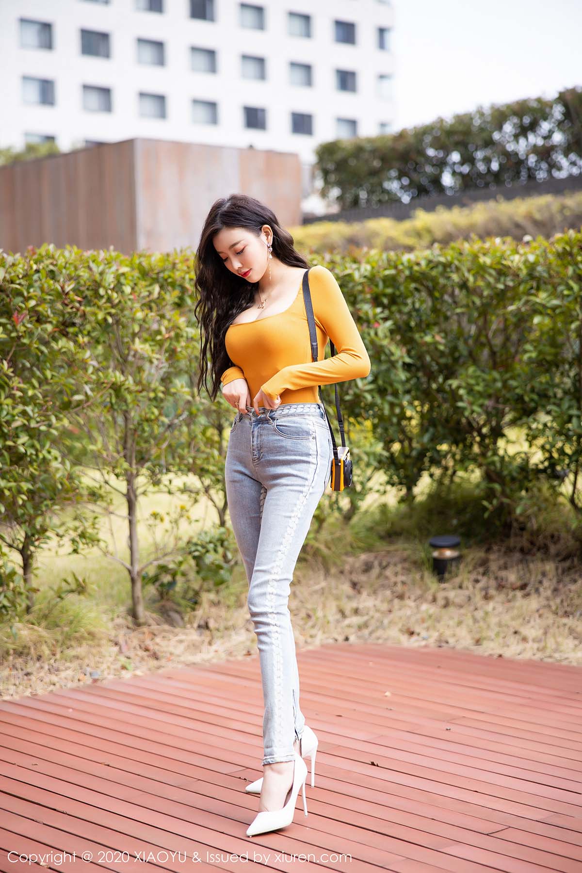 [XIAOYU语画界]YU20200103VOL0228 VOL.228 牛仔裤包裹的美腿 杨晨晨sugar