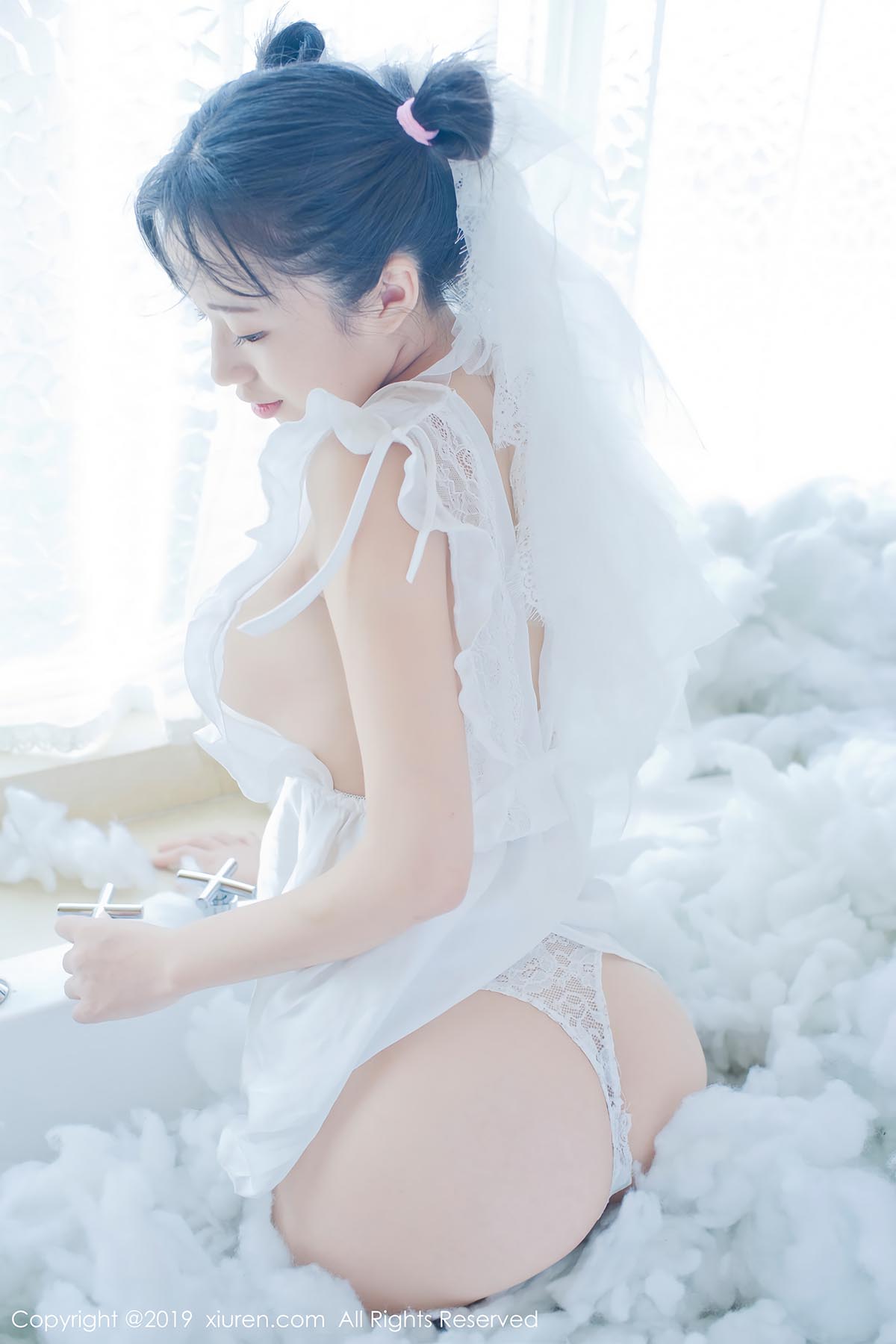 [Xiuren秀人网]XR20190116N01313 NO.1313 蕾丝小新娘+日系蓝色体操服 仓井优香预览图 2