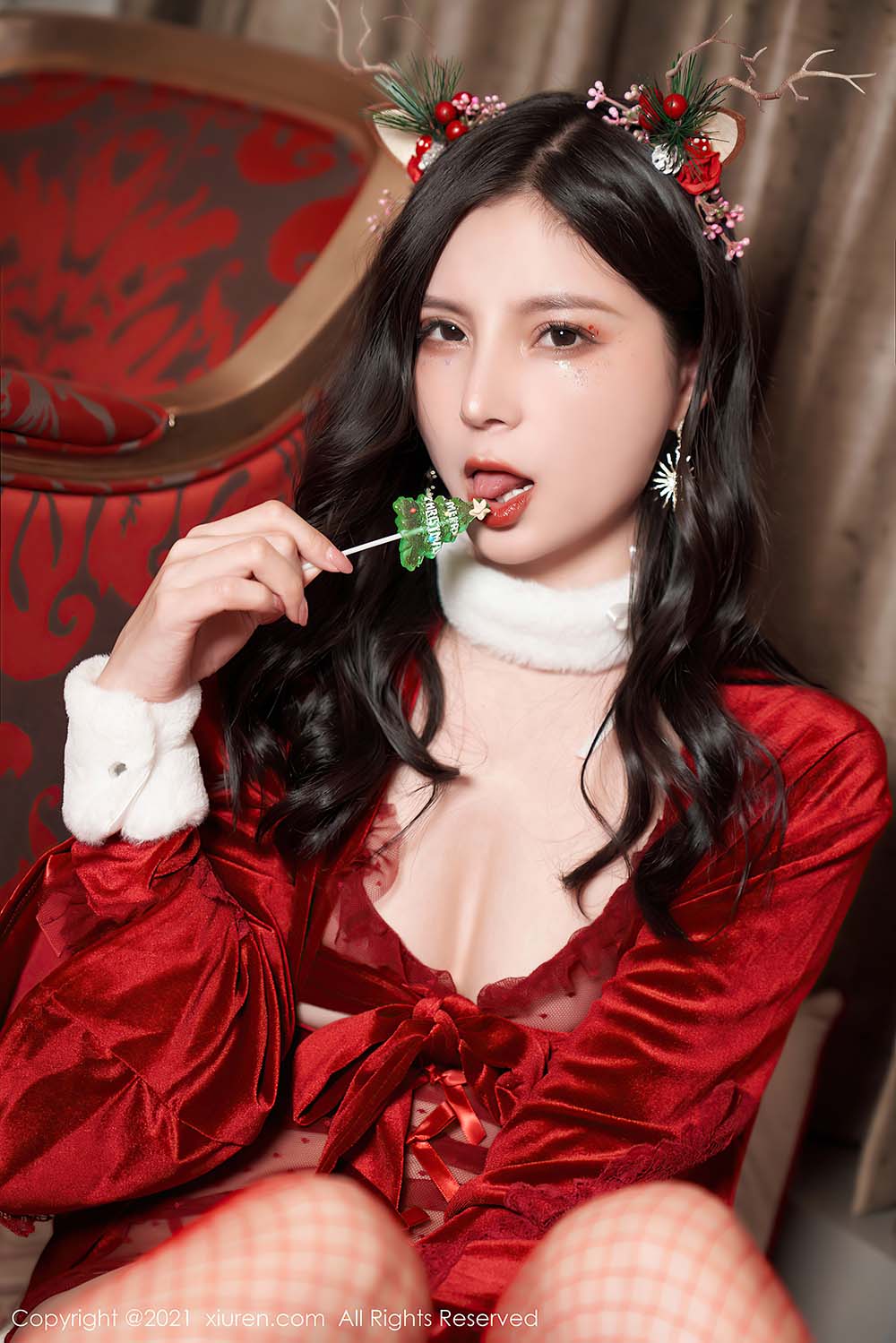 [Xiuren秀人网] NO.4377 圣诞主题 小蛮妖Yummy预览图 2