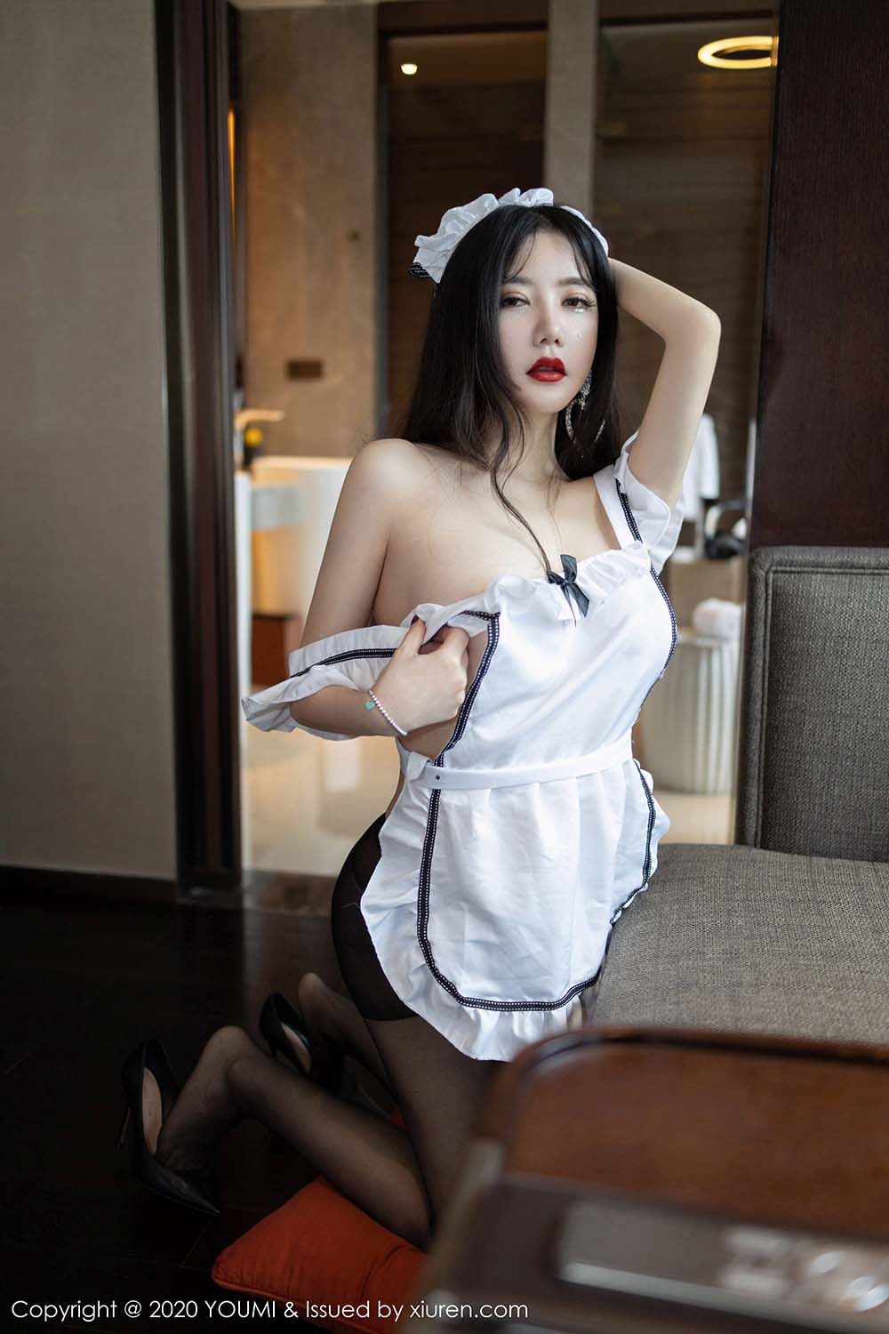 [YouMi尤蜜荟]YMH20200324VOL0440 VOL.440 性感黑丝女仆装 心妍小公主预览图 3