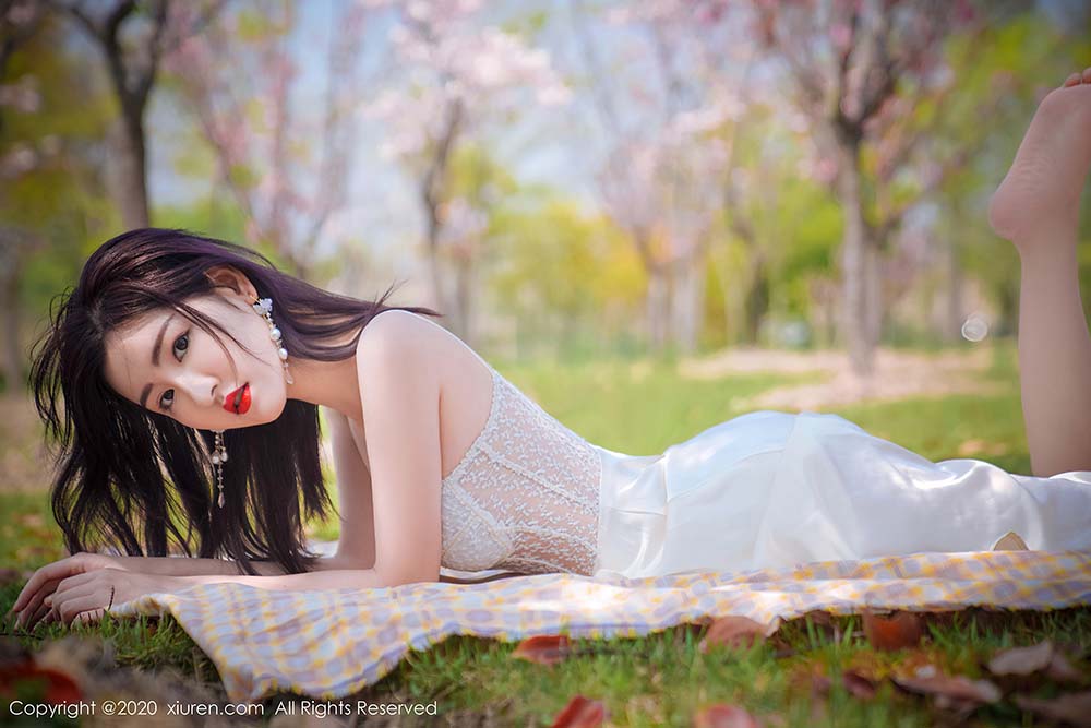 [Xiuren秀人网]XR20200707N02297 NO.2297 沈梦瑶 花海美女预览图 2
