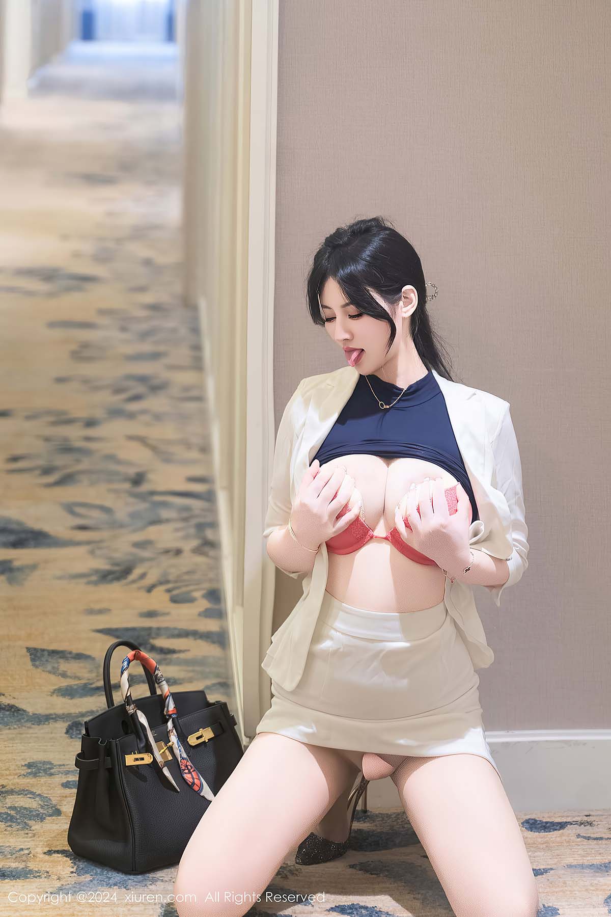 [Xiuren秀人网] NO.9319 诗诗kiki预览图 2