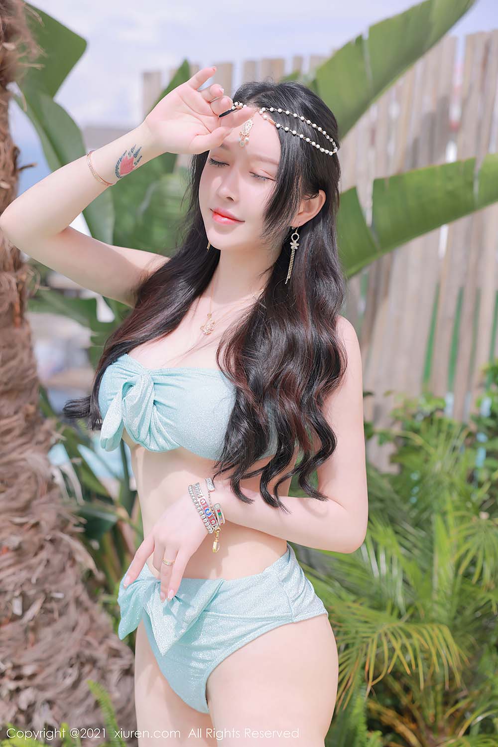 [Xiuren秀人网] NO.4248 异域风情的耀眼服饰 玉兔miki