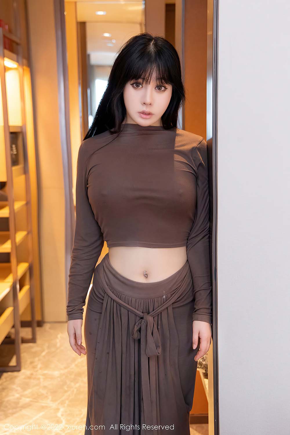 [Xiuren秀人网] NO.4418 丰腴姿态御姐 徐媛媛
