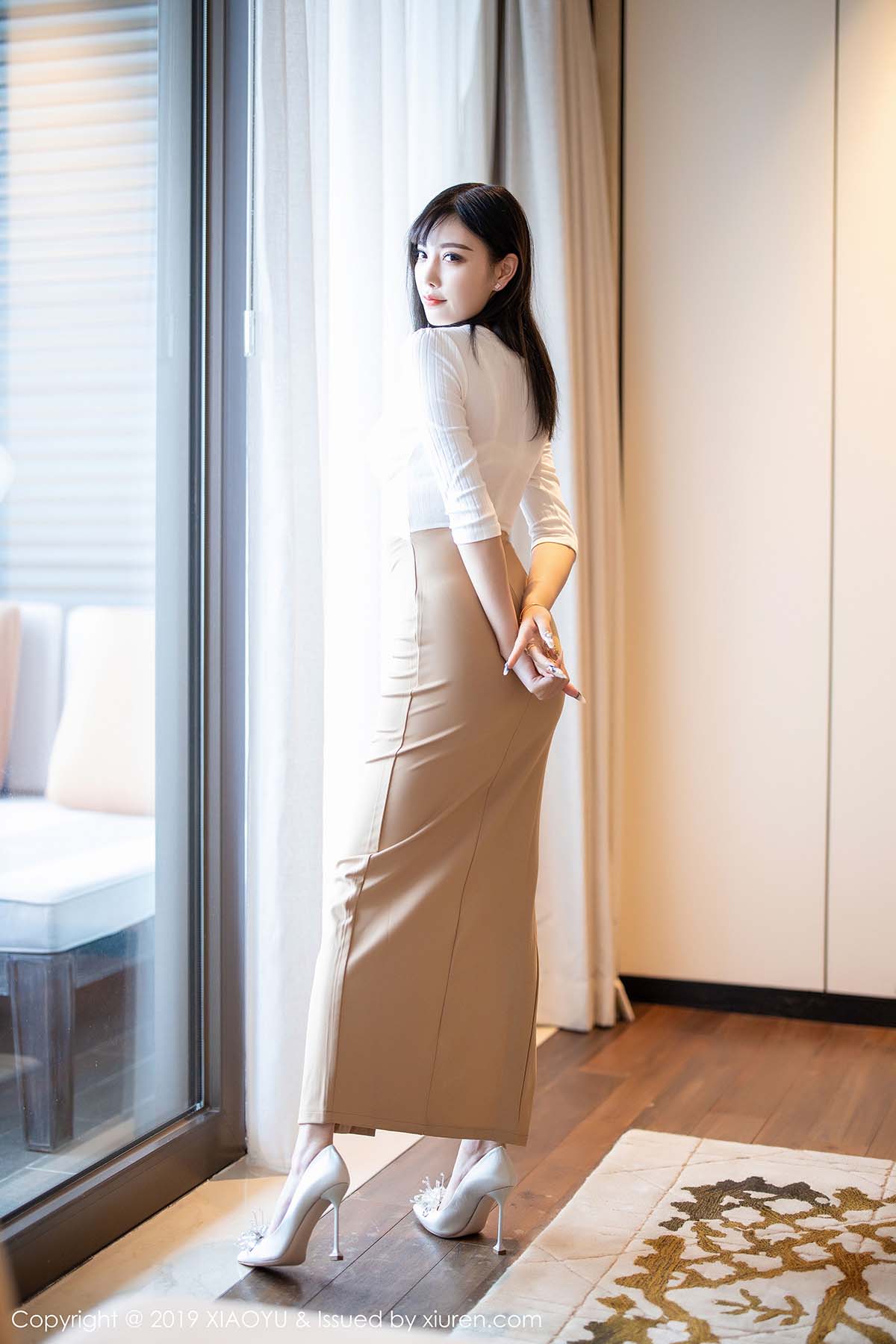 [XIAOYU语画界]YU20191220VOL0219 VOL.219 优雅的服饰与性感内衣 杨晨晨sugar预览图 3