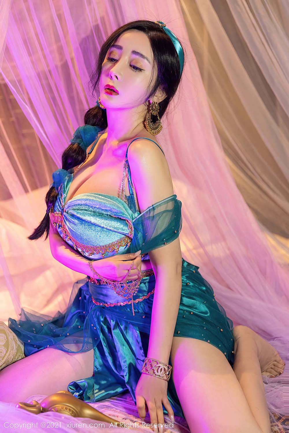 [Xiuren秀人网] NO.4243 异域风情 允爾预览图 2
