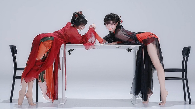 B站UP主#紫颜-小仙紫#晓丹小仙女儿 双倍旗袍舞蹈4K版预览图 3
